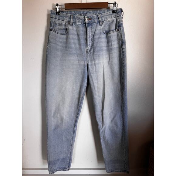 American Eagle Curvy Mom Jeans Light Wash Size 10 Tapered Leg - Picture 4 of 10